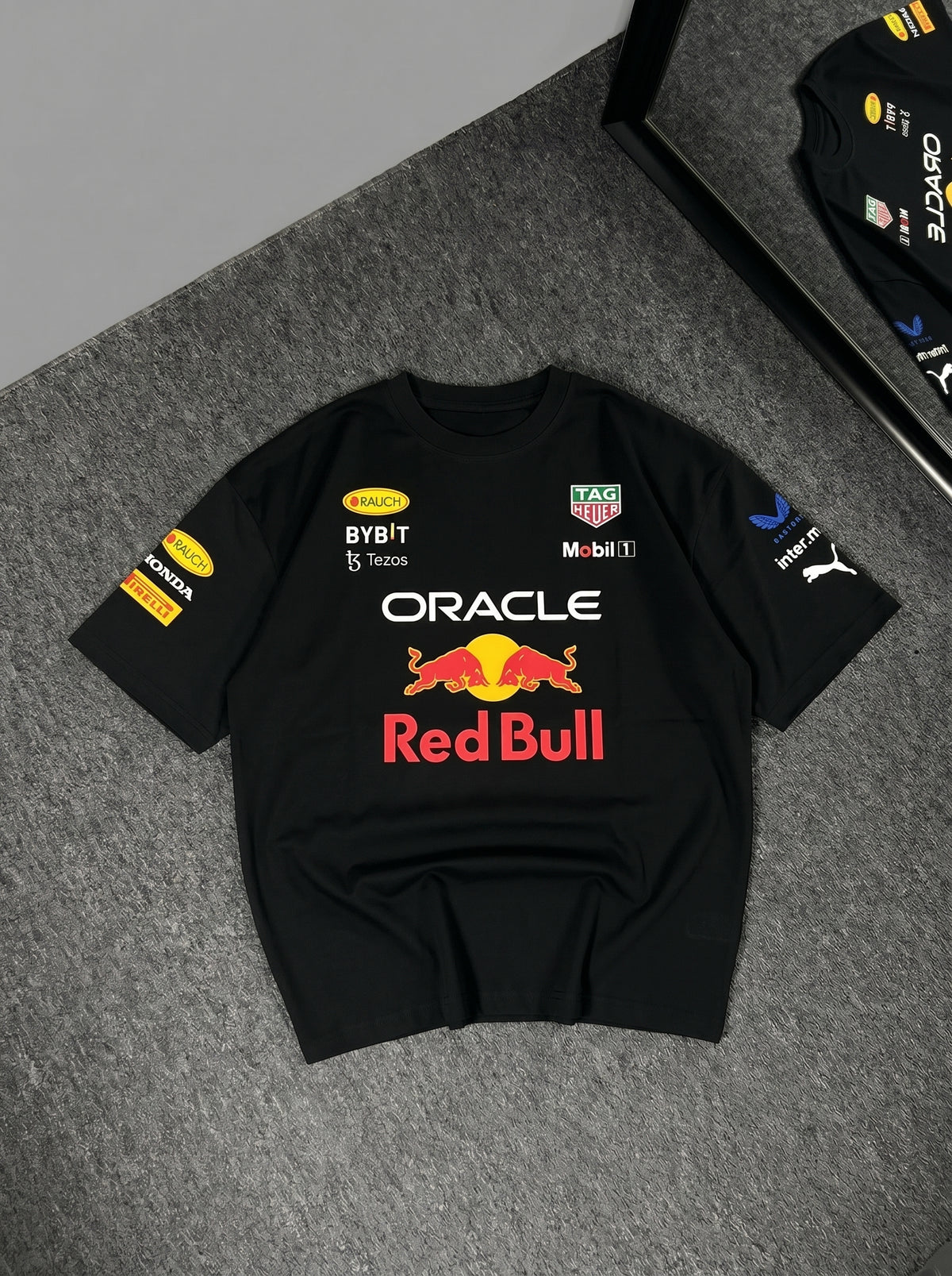 Oversize Red Bull